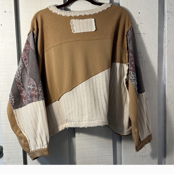 Sweater - Picture 2 of 7